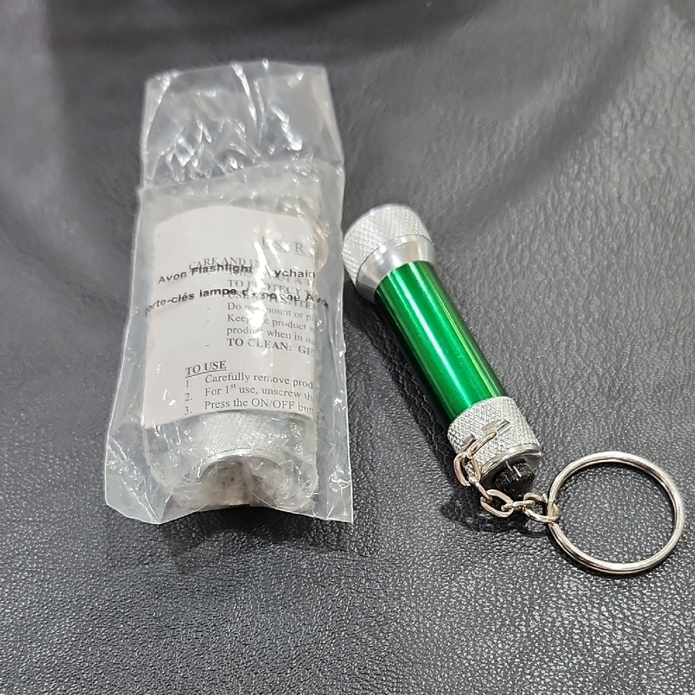AVON GREEN and SILVER KEYCHAIN FLASHLIGHT